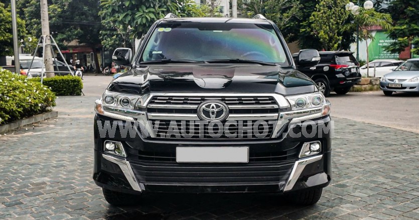 Xe Toyota Land Cruiser 4.6 V8 2020
