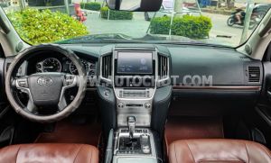 Xe Toyota Land Cruiser 4.6 V8 2020