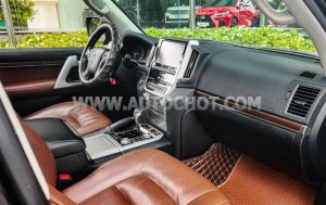 Xe Toyota Land Cruiser 4.6 V8 2020