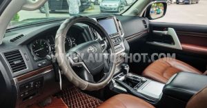 Xe Toyota Land Cruiser 4.6 V8 2020