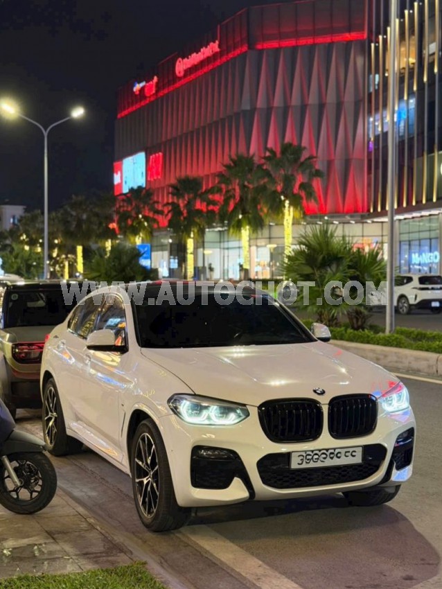 Xe BMW X4 xDrive20i M Sport 2021