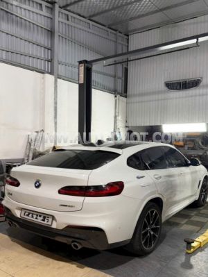 Xe BMW X4 xDrive20i M Sport 2021