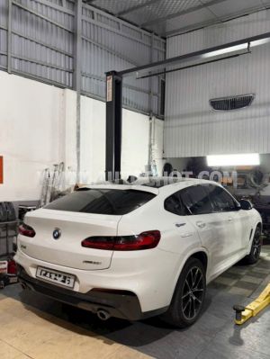 Xe BMW X4 xDrive20i M Sport 2021