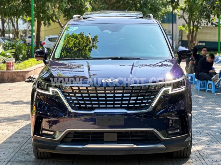 Xe Kia Carnival Signature 2.2D 2024