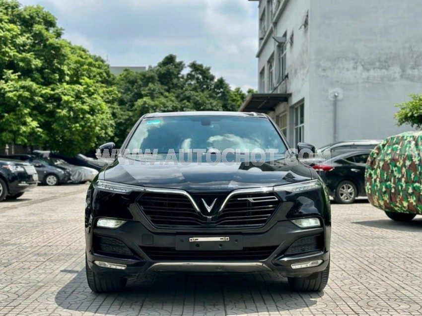 VinFast Lux SA 2.0 Base 2.0 AT 2021