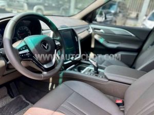 Xe VinFast Lux SA 2.0 Base 2.0 AT 2021