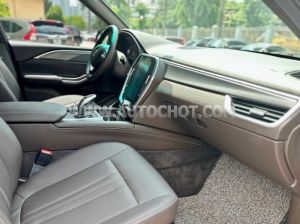 Xe VinFast Lux SA 2.0 Base 2.0 AT 2021