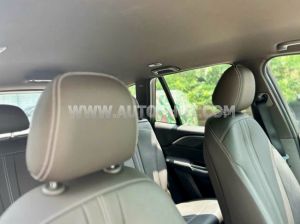 Xe VinFast Lux SA 2.0 Base 2.0 AT 2021