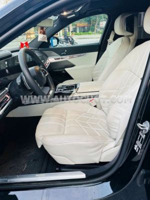 Xe BMW 7 Series 735i Pure Excellence 2023