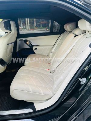 Xe BMW 7 Series 735i Pure Excellence 2023