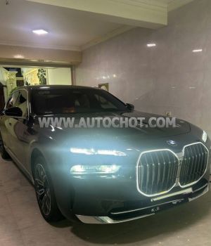 Xe BMW 7 Series 735i Pure Excellence 2023