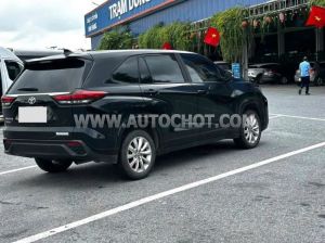 Xe Toyota Innova Cross 2.0V CVT 2025