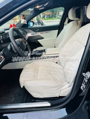 Xe BMW 7 Series 735i Pure Excellence 2023