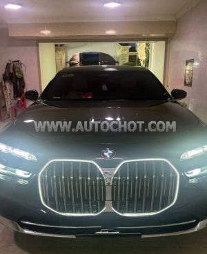 Xe BMW 7 Series 735i Pure Excellence 2023