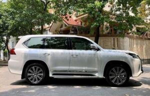 Xe Lexus LX 570 Super Sport 2016