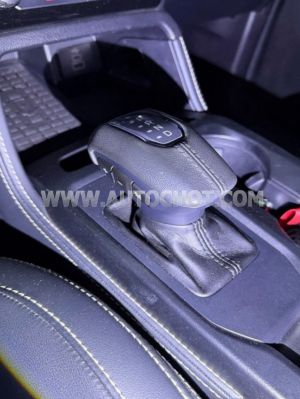 Xe Ford Everest Platinum 2.0L 4x4 AT 2025
