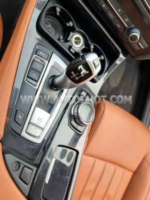 Xe BMW 5 Series 520i 2012