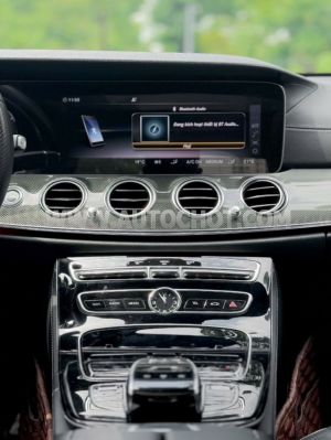 Xe Mercedes Benz E class E300 AMG 2019