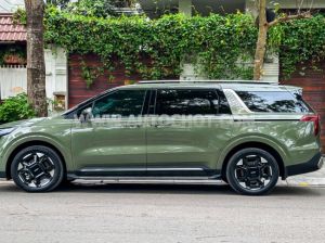 Xe Kia Carnival Signature 2.2D 2025