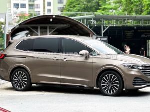 Xe Volkswagen Viloran Luxury 2024