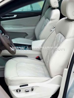 Xe Volkswagen Viloran Luxury 2024