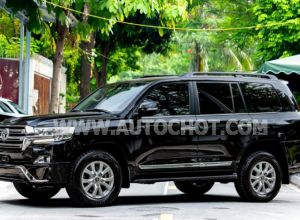 Xe Toyota Land Cruiser VX 4.6 V8 2016