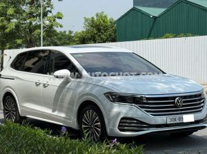 Xe Volkswagen Viloran Luxury 2023