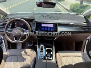 Xe Volkswagen Viloran Luxury 2023