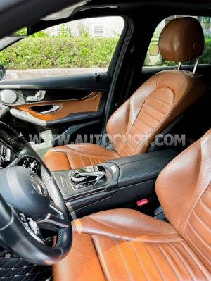 Xe Mercedes Benz GLC 300 4Matic 2017