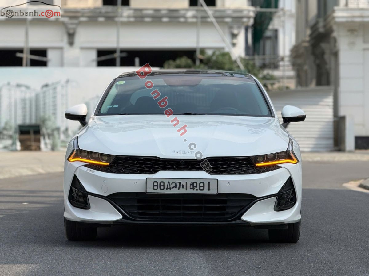 Kia K5 Premium 2.0 AT 2023