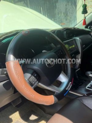 Xe Toyota Fortuner 2.7V 4x2 AT 2019