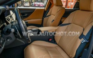Xe Lexus ES 250 2023