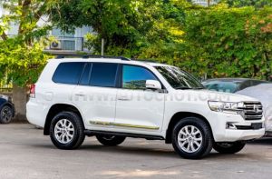 Xe Toyota Land Cruiser 4.6 V8 2020