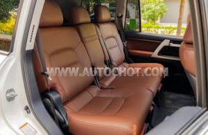 Xe Toyota Land Cruiser 4.6 V8 2020