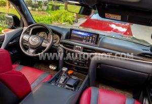 Xe Lexus LX 570 Super Sport 2018