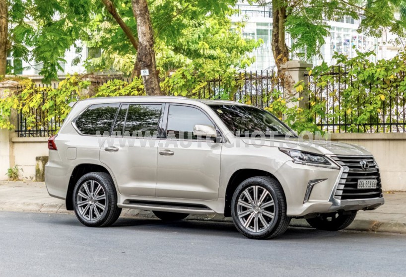 Xe Lexus LX 570 2015