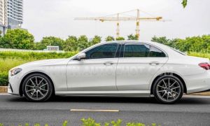 Xe Mercedes Benz E class E300 AMG 2022