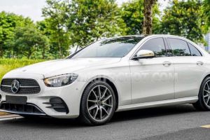 Xe Mercedes Benz E class E300 AMG 2022