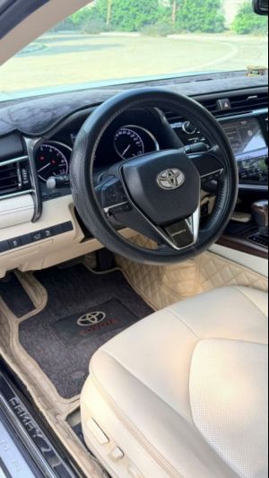 Xe Toyota Camry 2.0G 2019
