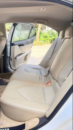 Xe Toyota Camry 2.0G 2019